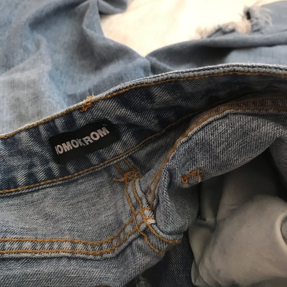 High Waisted Ripped Jeans - Picture 4 of 5